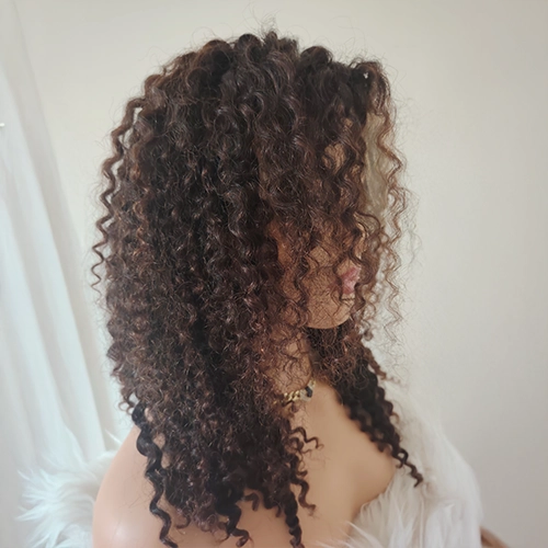 Perruques bouclées